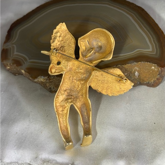 VINTAGE GOLD ANTIQUED ANGEL PENDANT/ BROOCH WITH FLUTE IN HAND - Picture 3 of 4